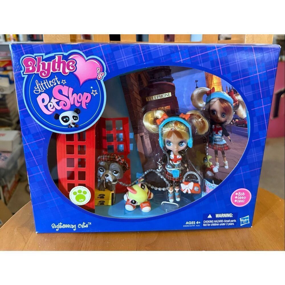 Blythe Love's Littlest Pet Shop Sight Seeing Cute London Doll Set 2010 Hasbro NE